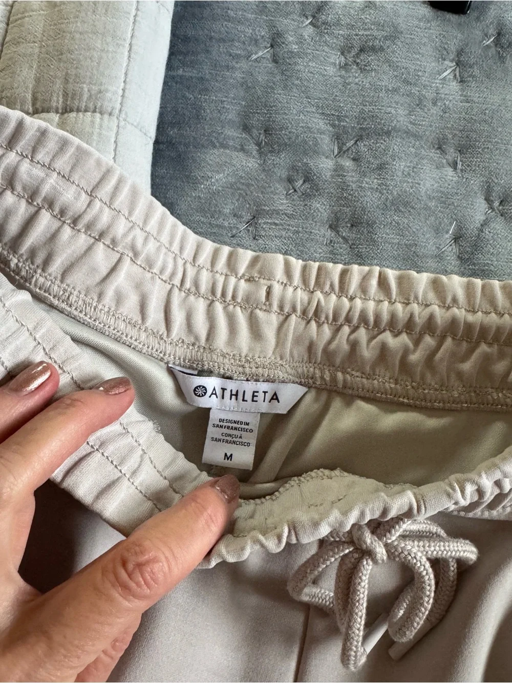 Athleta Cream Drawstring Knit Joggers